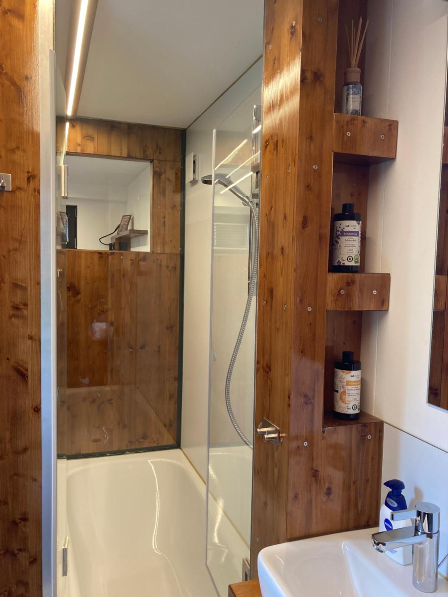 Tiny House Im Seecontainer Mit Parkplatz, Glasfaser, Netflix, Veranda Und Gehobener Ausstattung Кобург Экстерьер фото